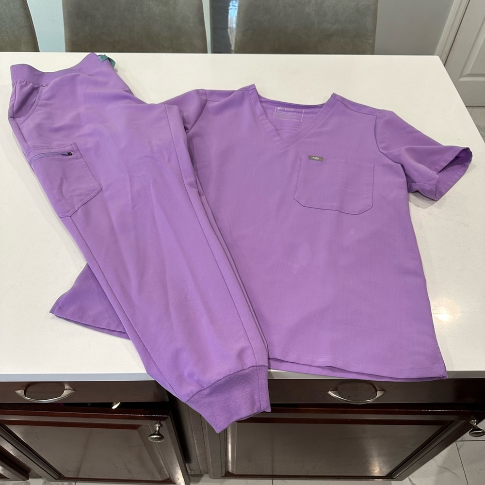 Figs scrub set